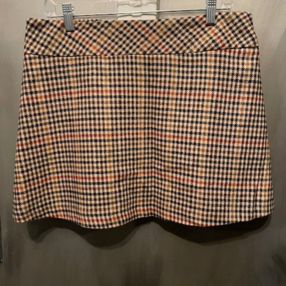 Retro School Girl Plaid Mini Skirt with buckle detail - Picture 13 of 16